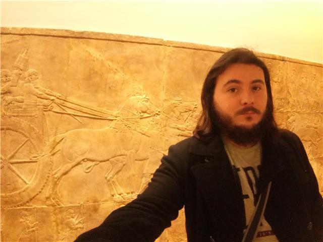 Soy estudiante de último curso del grado de historia por la uca