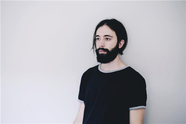 Laureato in magistrale di pianoforte classico presso il conservatorio N. Sala di Benevento con il massimo dei voti e laureato in triennio di didattica della musica con il massimo dei voti presso il medesimo conservatorio, impartisce lezioni di pianoforte,