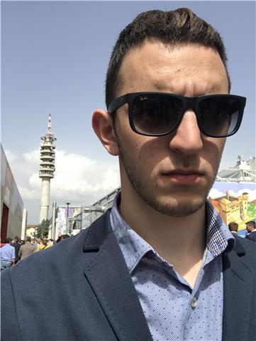 Laureando in informatica offre lezioni a studenti di medie e superiori