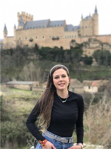 Profesora de español para extranjeros. paciente, responsable y educada