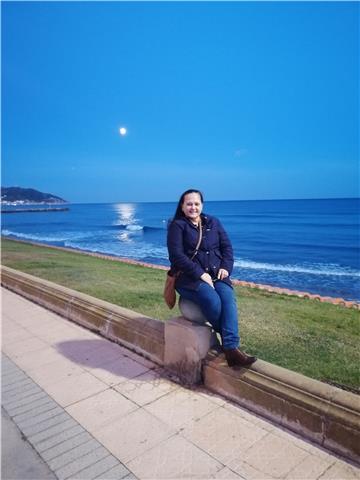 Tengo más de 30 años de experiencia en las manualidades. hago de todo tipo (tarjeteria, microcarpinteria, masa flexible, crochet)todas las edades