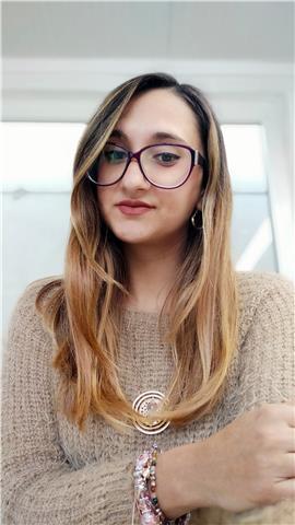 Laureata in lingue e mediazione linguistica col massimo dei voti, offre lezioni private di inglese, ma anche francese e spagnolo, italiano, storia e geografia a ragazzi delle elementari, medie e superiori. Caratteristiche principale serietà e puntualità