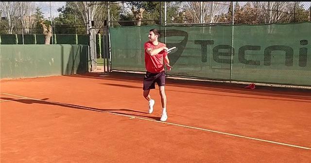 Profesor de tenis - tennis coach