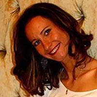 Ex studentessa con ottimi voti offre ripetizioni o lezioni private a ragazzi giovani (scuole elementari, medie e superiori) di inglese, italiano, storia, geografia, scienze e filosofia e altre materie. Costo € 10,00/h. Se interessati chiamare il 328/ Anch