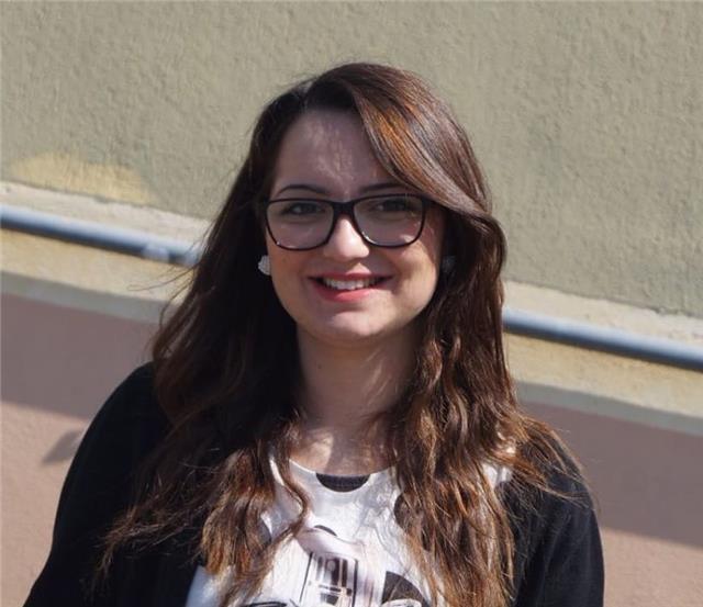 Insegnante di italiano, latino e geostoria