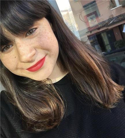 Studentessa con certificato B2