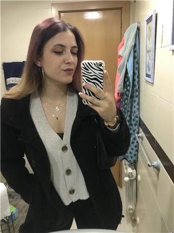 Persona con gran capacidad de empatizar y enseñar , ya que soy estudiante