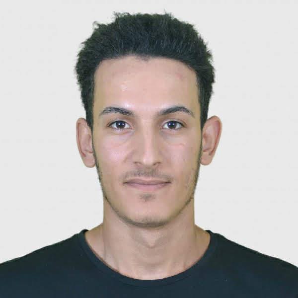 Bonjour
Je suis Amioud Mohamed, j'ai une licence en mathématiques et informatique appliquées aux sciences humaines et sociales et une licence en mathématiques appliquées et actuellement en master 1 informatique statistiques mathématiques appliquées à la g