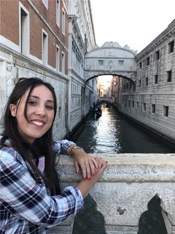 Studentessa di Economia, offro lezioni di Inglese (ho una preparazione B2)