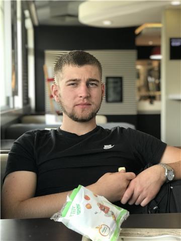 Cours d’anglais étudiant d’origine britannique bilingue en ligne