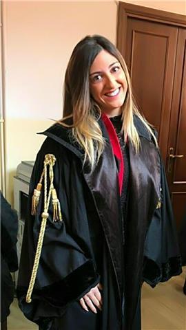 Laureata in giurisprudenza offre lezioni private in diritto