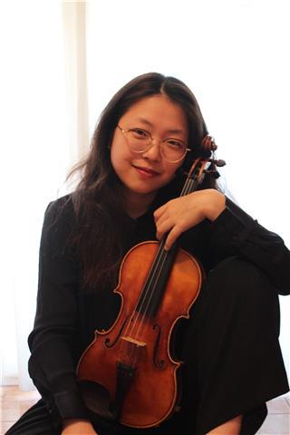 Master de interpretación del violín de Escuela Superior de Música de Cataluña ofrecer curso de violin individual para jóvenes y adultos. 
The Master of the interpretation violin from the Escuela Superior de Música de Cataluña offer the violin private less