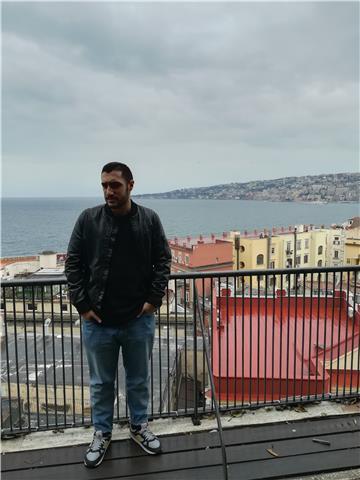 Studente universitario offre lezioni private