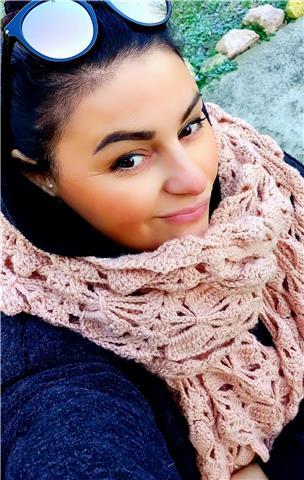 Buona sera, io sono operatore turistico e life coach, aiuto già le scuole elementari per la didattica, potrei tranquillamente insegnare inglese, italiano, storia dell'arte, storia, geografia