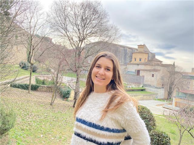 Doy clases particulares de inglés. tengo el título b2 y he estado de erasmus!