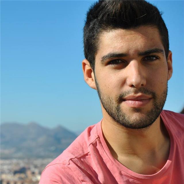 Doy clases particulares en inglés, español, gramática, matemáticas, natación y fútbol