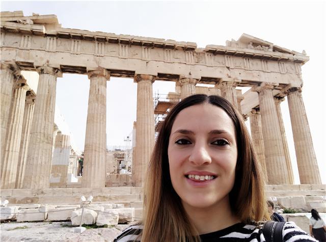 Laureata in lettere classiche e in filologia classica offro lezioni private di italiano, storia, geografia, latino e greco
