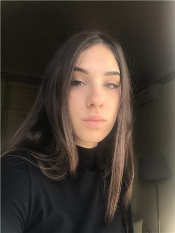 Sono sabina, ho studiato finanza e lavoro attualmente come portfolio manager