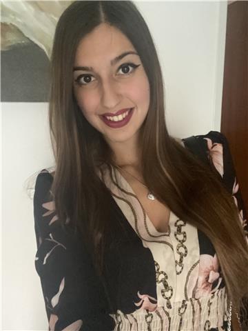 Studentessa laureanda in Giurisprudenza impartisce ripetizioni