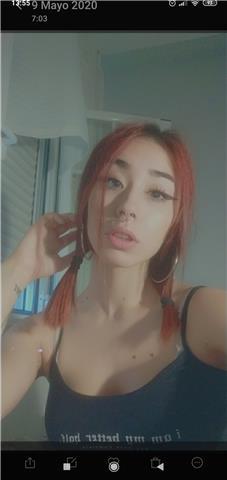 Profesora con conocimientos amplios en humanidades (especialidad en lengua castellana, filosofía y latín) con experiencia impartiendo clases para pequeños y adolescentes, y muchas ganas de trabajar