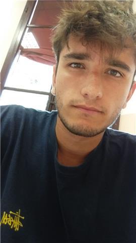 Studente diplomato, impartisce lezioni in materie umanistiche, attualmente studente presso Professional Aviation Academy s.r.l