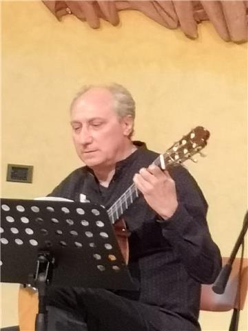 Insegnante chitarra classica e moderna