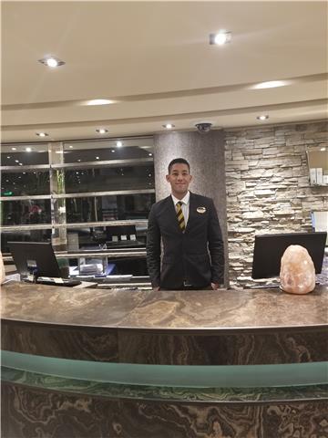 Clases para inserción laboral aplicable para recepción hotelera, de spa, atención al cliente( customer service) o para guía turístico