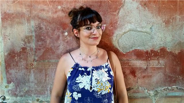 Laureata in Spagnolo impartiscee lezioni private per alunni di scuole medie e superiori