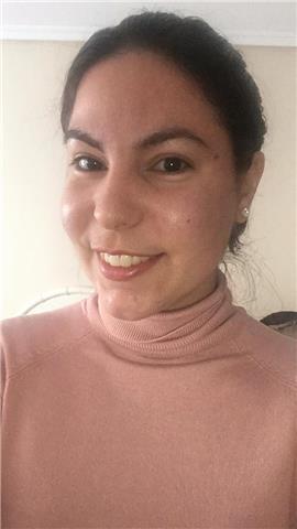 No soy profesora, tengo conocimientos equiparables a nivel avanzado, me gustaría impartir clases a adolescentes, pues creo que tengo carisma con ese grupo etareo