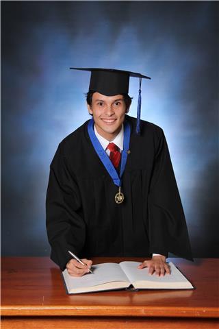 Ingeniero Geofísico da apoyo en Geología para estudios de nivel de bachillerato y universitario