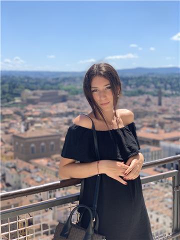 Studentessa offre lezioni di apprendimento e/o conversazione In lingua inglese