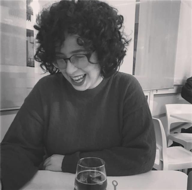 Studentessa laureanda offre ripetizioni e sostegno nello studio delle materie umanistiche (italiano,letteratura,pedagogia, sociologia, ecc) e inglese