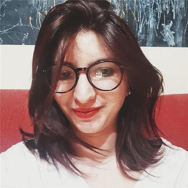 Laureata in lettere moderne offre ripetizioni in materie umanistiche, in particolare di italiano, storia e geografia, ad alunni di scuola media, superiore e studenti universitari