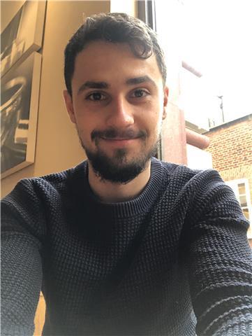 Profesor de educación primaria con las menciones de educación fisica y educación musical. las clases van orientadas a niños de entre 6-12 años para repaso o afianzamiento de las asignaturas de primaria