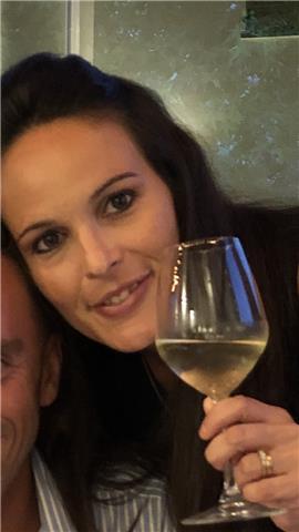 Diplomata in lingue e laureata con esperienzaoffrelezioni di inglese francese e tedesco perstudenti di scuole elementari medie superiori euniversità.potenziamento del vocabolario, conversazione,grammatica. possibilitàdi lezioni di lingue peril mon