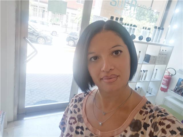 Insegnante scuola primaria d'italiano. Attualmente supplente presso scuole pubbliche del territorio di Palermo. Esperienza anche nel settore del doposcuola