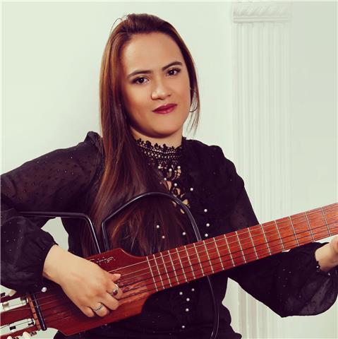 Licenciada en Música ofrece clases de canto, iniciación musical, guitarra para niños, adolescentes y adultos