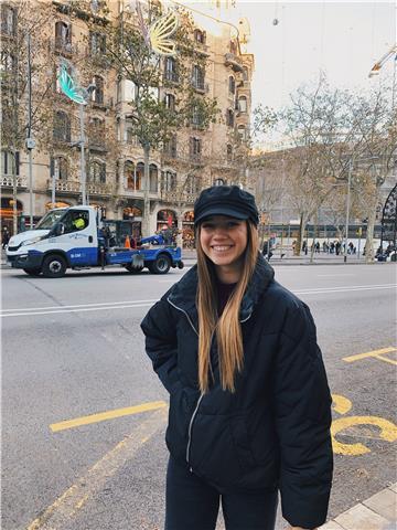 Profesor de castellano nativo, amable, responsable, implicada, motivada