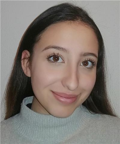 Profesora de música inicial para niños menores de 10 años