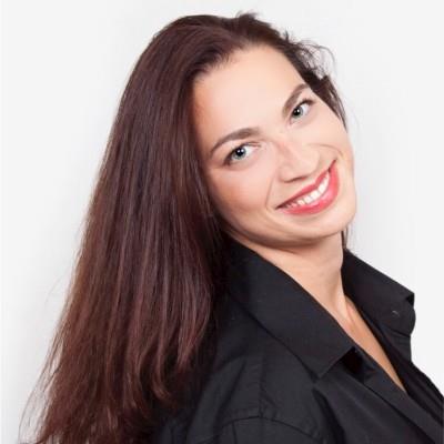 Profesora de Química imparte clases on line