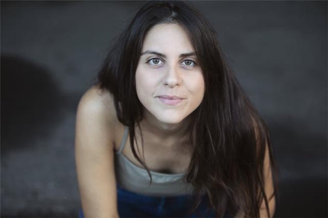 Laureata presso la Scuola per Interpreti e Traduttori offre lezioni di Inglese e Francese