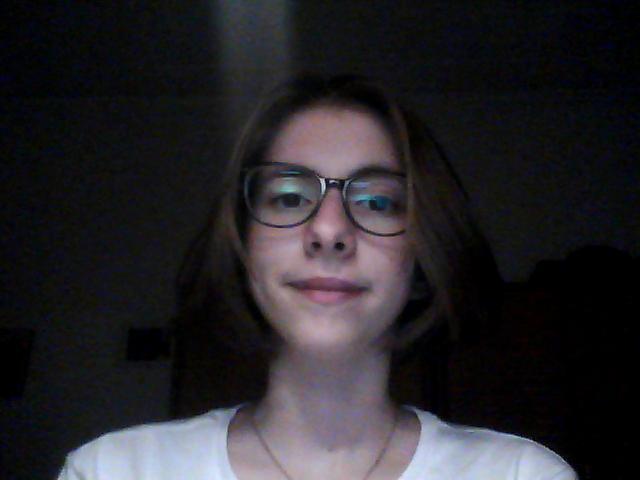 Studentessa liceale con esperienza del tedesco a livello bilingua