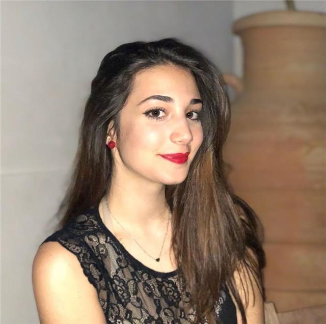 Studentessa dell'università di torino, diplomata al liceo scientifico con ottimi voti, offro ripetizioni di tutte le materie per tutte le fasce d'età