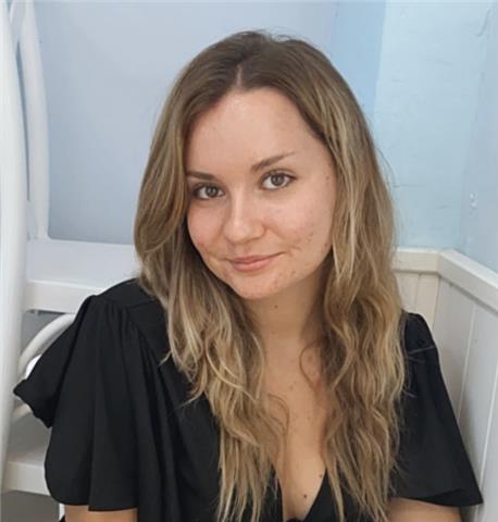 Estudiante de universidad ofrece clases particulares de refuerzo y apoyo de todas las asignaturas para alumnos de primaria y hasta 2º eso