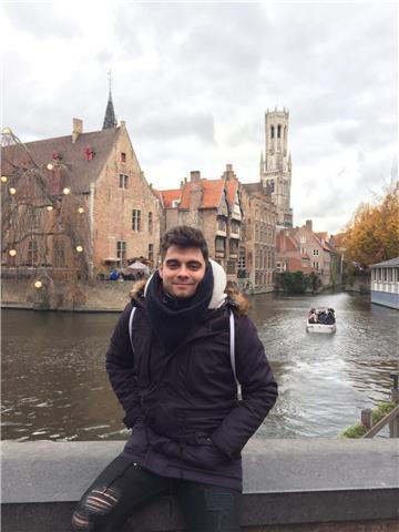 Profesor de clases particulares de ciencias, disfruto dando clases a los jóvenes de la eso y a niños de primaria