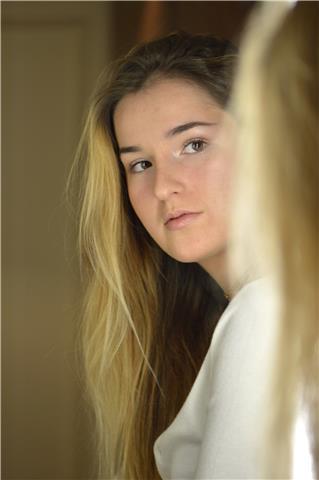 Estudiante de universidad ofrece clases particulares de apoyo y repaso de la eso