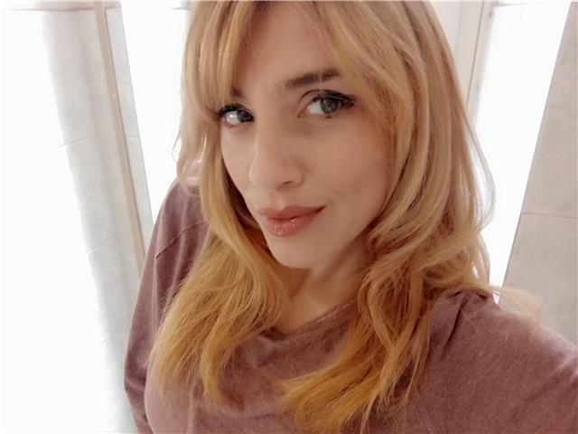 Benvenuti sul mio indirizzo, sarei felice di accompagnarvi nella ricerca del miglioramento della lingua francese ampliando la vostra curiosità ed entusiasmo. Puntuale e sorridente, accogliente e comprensiva saprò essere all'ascolto per esaudire i vostri o