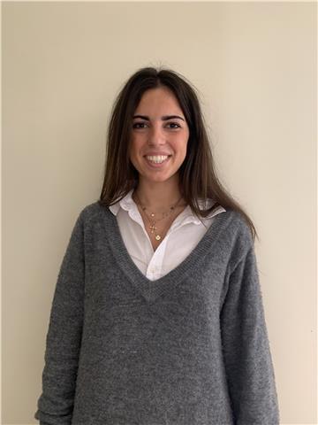 Ingeniera Industrial y estudiante de un doble máster de ingeniería industrial y dirección de empresas. Profesora particular desde hace 2 años