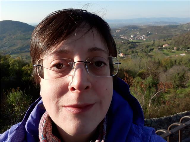 Laureata in lettere e filosofia e diplomata liceo linguistico offre aiuto compiti da elementari a università di Italiano,Storia,Inglese,Tedesco,France