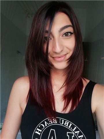 Studentessa di mediazione linguistica e interculturale prossima alla laurea